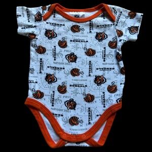 NFL Cincinnati Bengals Infant Bodysuit - Orange and White Baby size 0-3M